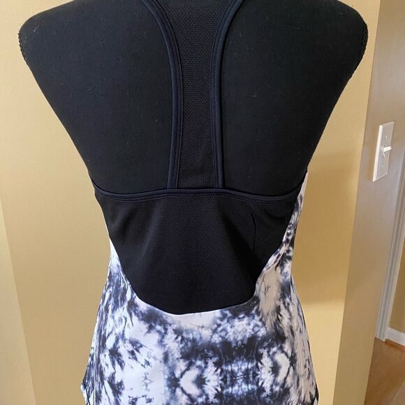 Lotto Women’s Batik Tank size Medium. NWT - Picture 9 of 14